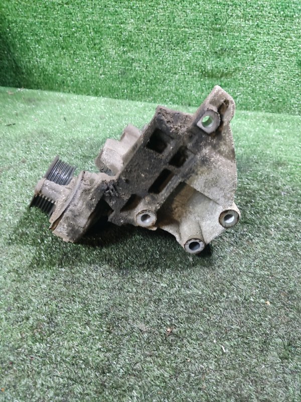 Кронштейн генератора Ford Focus 2005 1