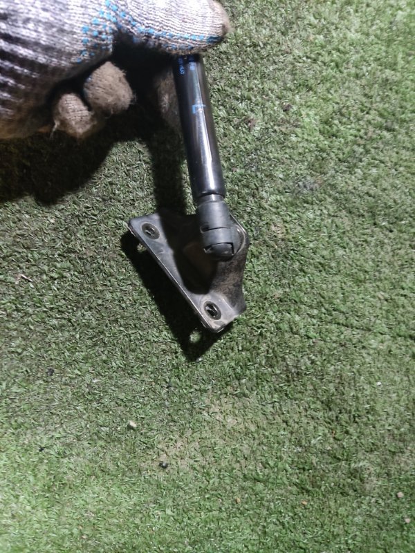 Амортизатор багажника Geely Atlas 2018 NL-3