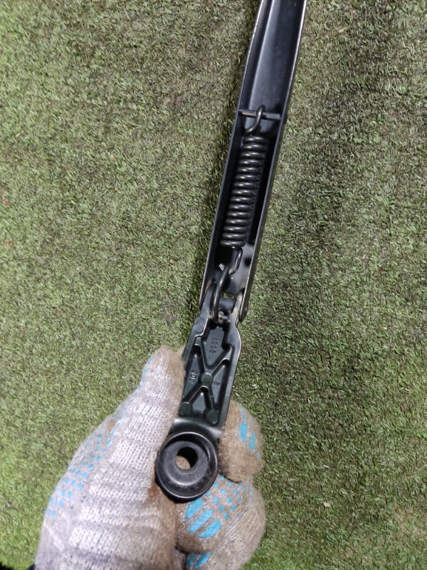 Поводок дворников Toyota Land Cruiser 2008 200