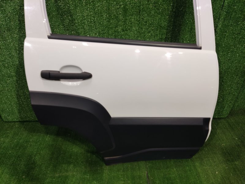Дверь задняя правая LADA Niva 2023 Travel