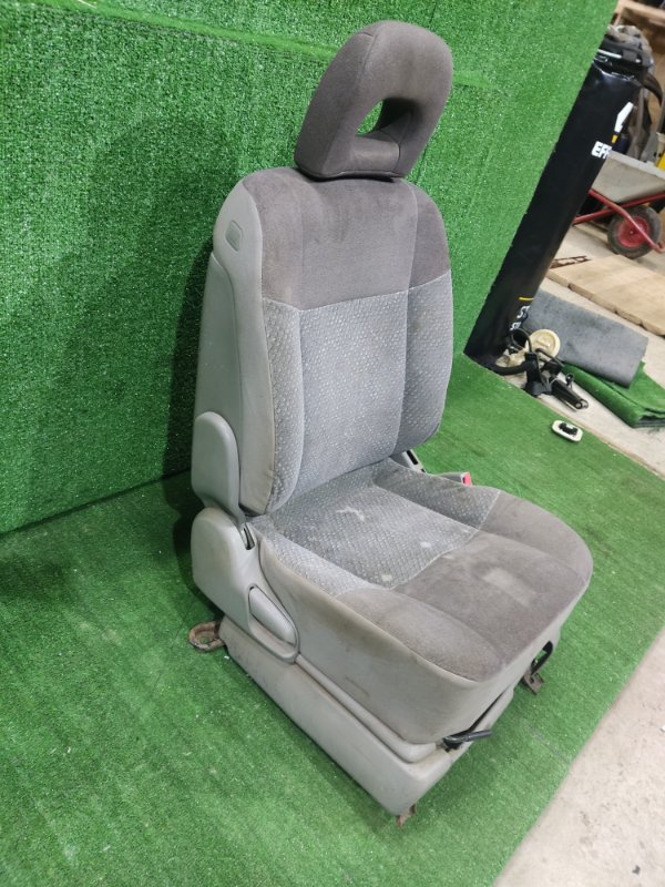 Сидение переднее правое Mazda Premacy 2000 CP