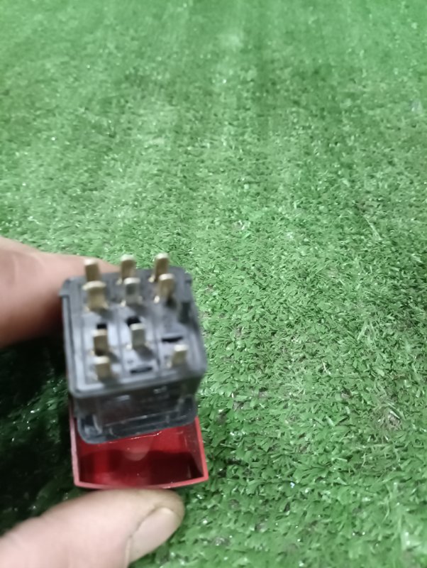 Кнопка аварийной сигнализации LADA Kalina