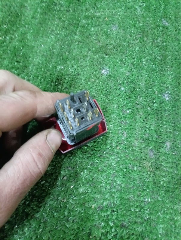 Кнопка аварийной сигнализации LADA Kalina