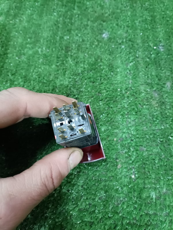 Кнопка аварийной сигнализации LADA Kalina