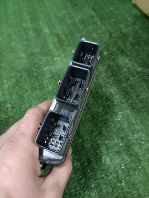 Блок управления двигателем Nissan Lafesta