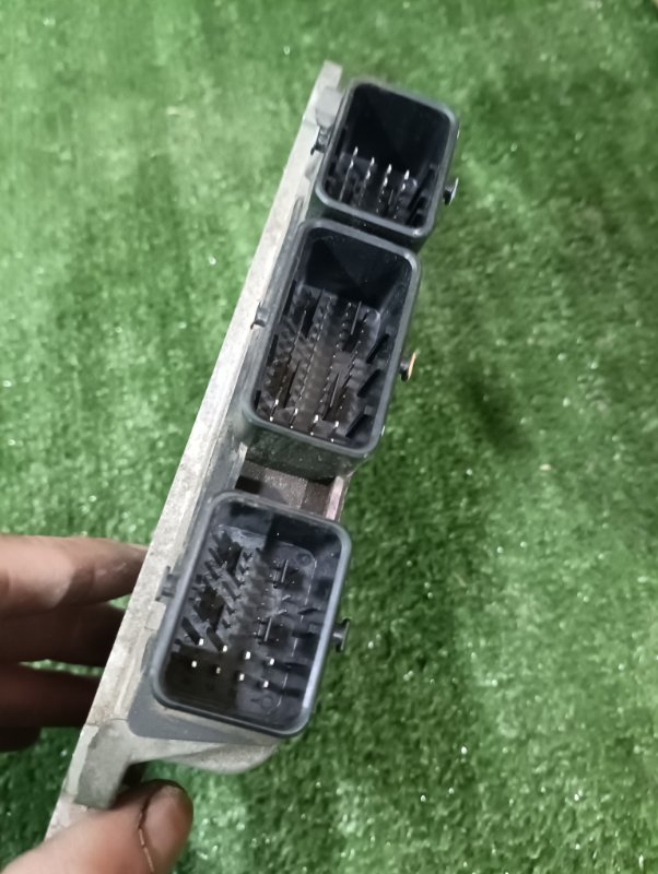 Блок управления двигателем Nissan Bluebird Sylphy