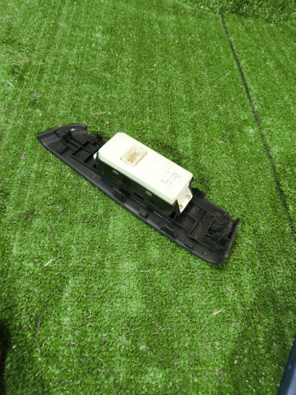 Кнопка стеклоподъемника Great Wall Hover 2011 H5