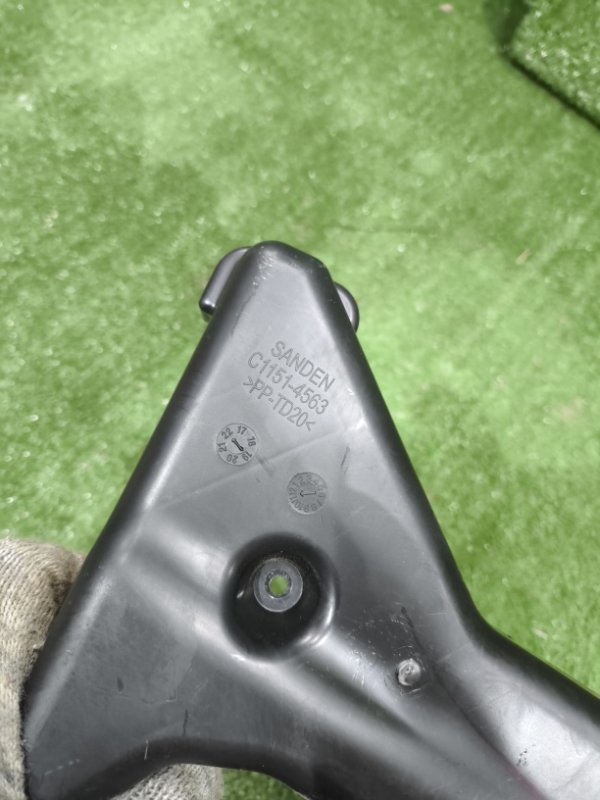 Крышка корпуса отопителя Geely Coolray 2023 SХ11