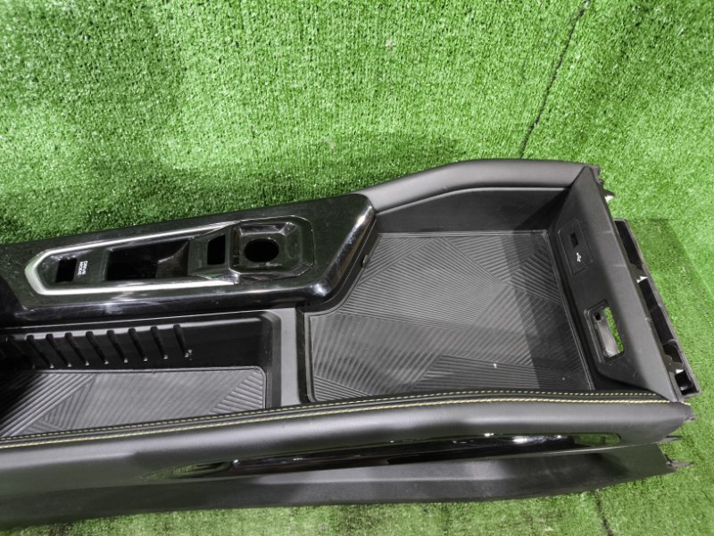 Центральная консоль Geely Coolray 2023 SХ11
