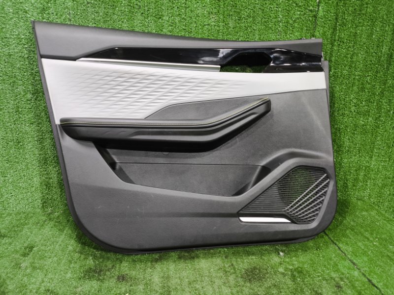 Обшивка двери Geely Coolray 2023 SХ11