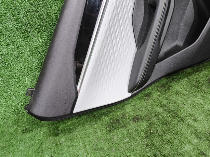 Обшивка двери Geely Coolray 2023 SХ11