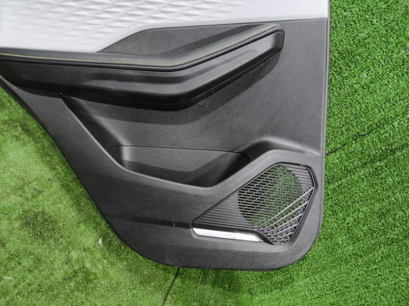 Обшивка двери Geely Coolray 2023 SХ11