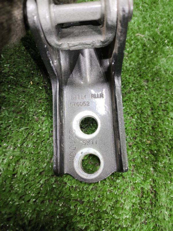 Петля двери Geely Coolray 2023 SХ11