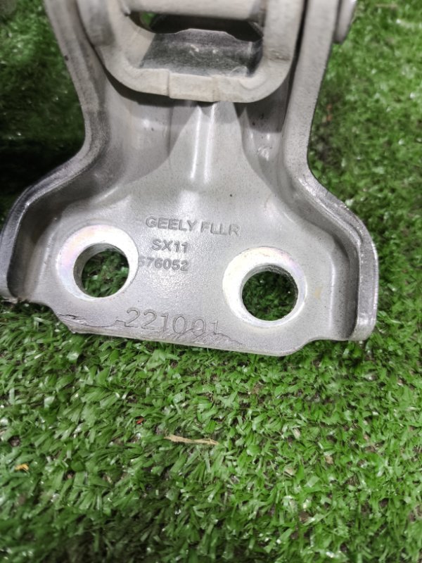 Петля двери Geely Coolray 2023 SХ11