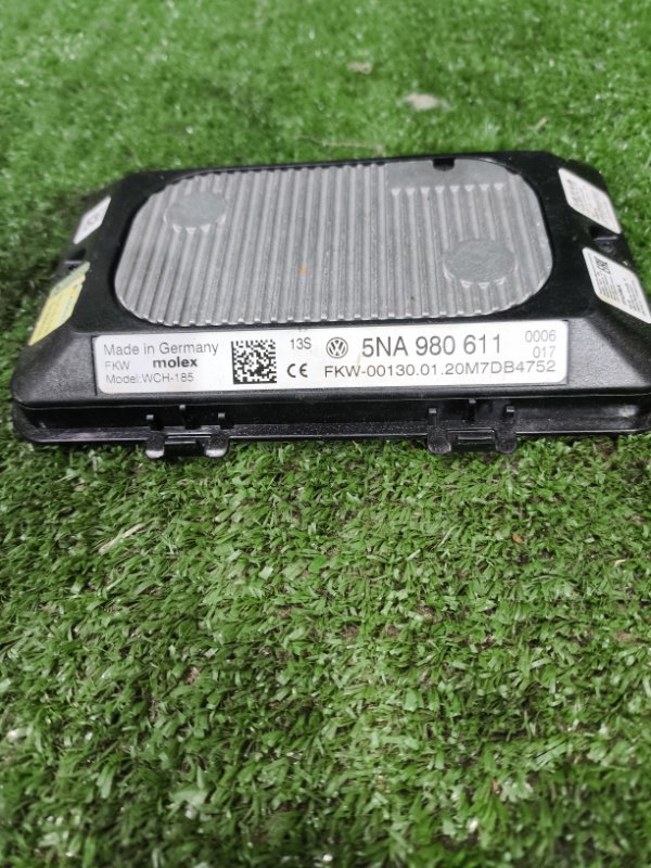 Блок беспроводной зарядки Volkswagen Tiguan 2