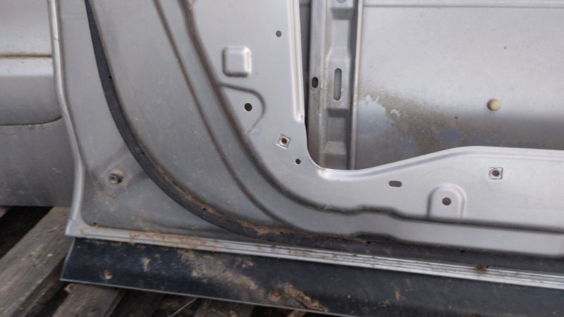 Дверь боковая Nissan Serena 2006 с25