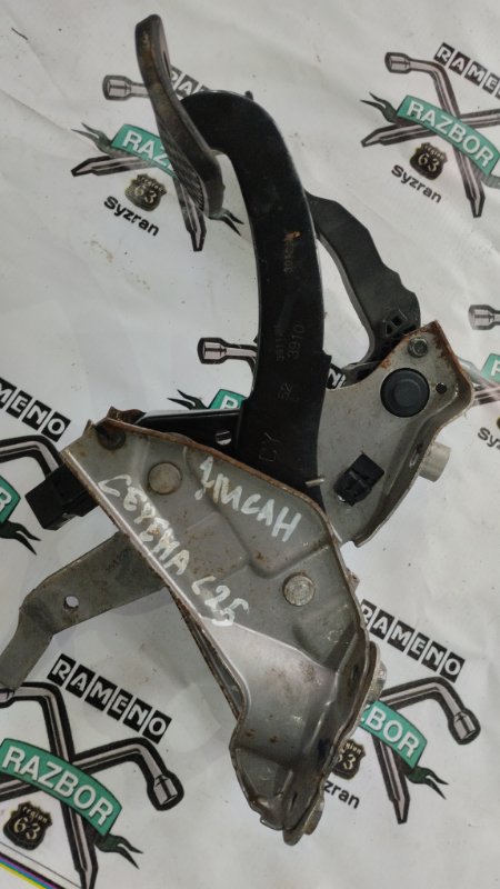 Блок педалей Nissan Serena 2006 с25