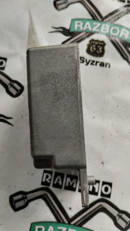 Блок управления SRS Nissan Serena 2006 с25