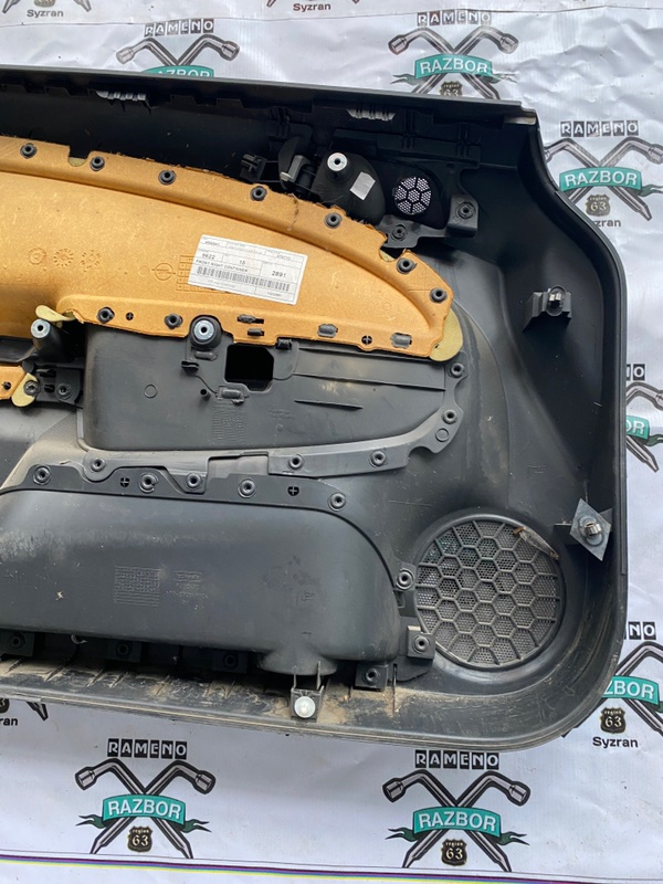 Обшивка боковой двери Opel Corsa 2010 D