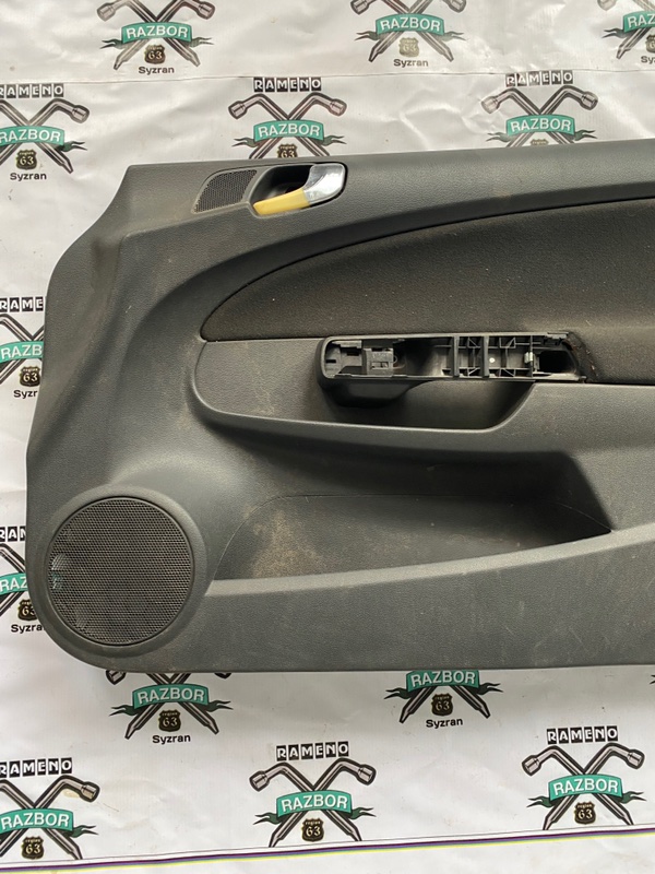 Обшивка боковой двери Opel Corsa 2010 D