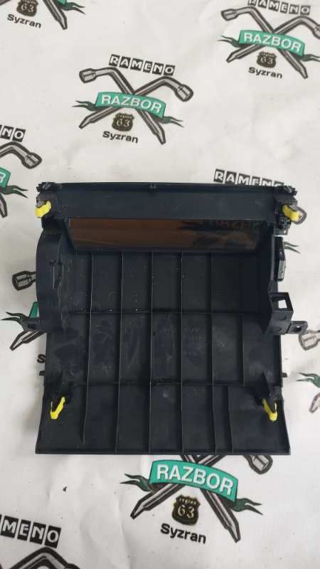 Бардачок Toyota Prius 2007 NHW20
