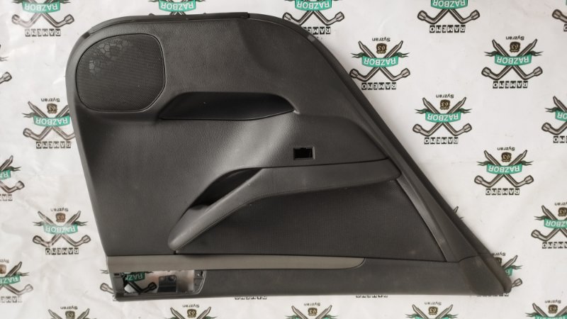 Обшивка боковой двери Toyota Avensis T25