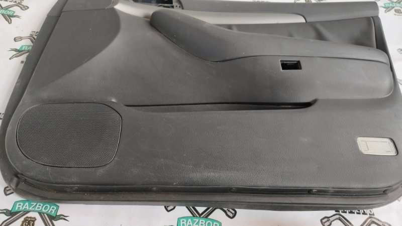 Обшивка боковой двери Toyota Avensis T25