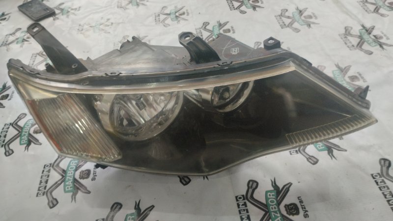 Фара галогеновая Mitsubishi Outlander 2008 XL