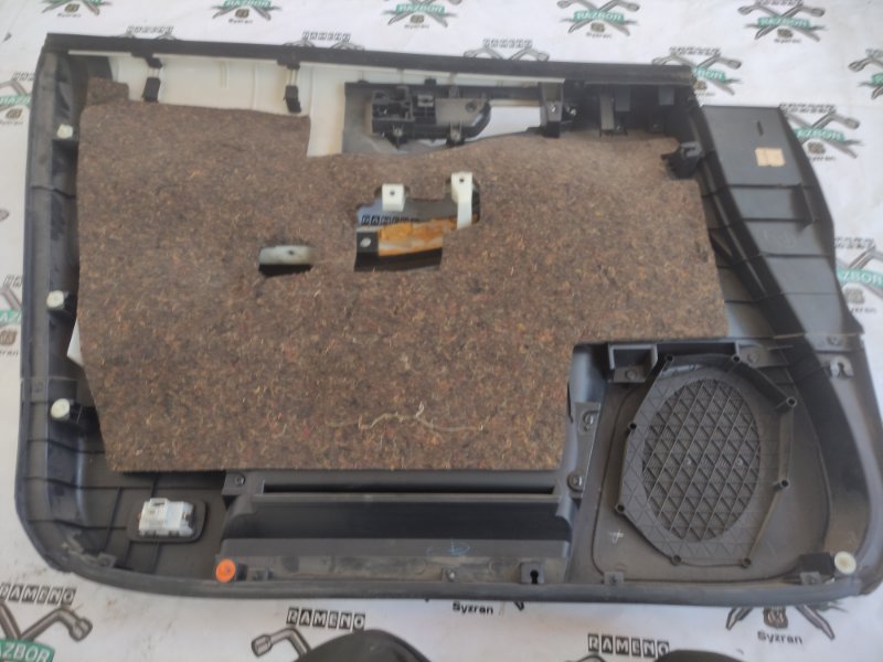Обшивка боковой двери Nissan Murano 2005 Z50