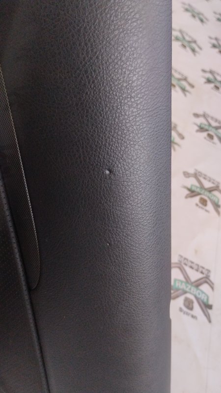 Обшивка боковой двери Toyota Avensis T25
