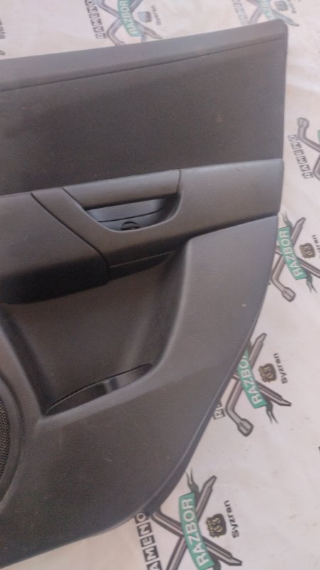 Обшивка боковой двери Mazda 3 2006 BK