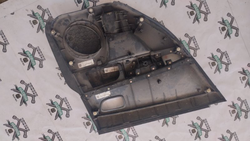 Обшивка боковой двери Mazda 3 2006 BK