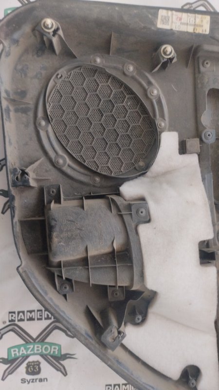 Обшивка боковой двери Mazda 3 BK