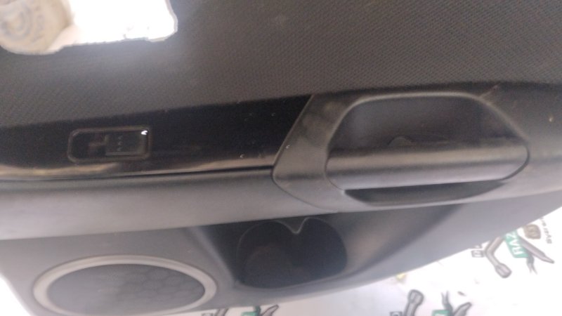 Обшивка боковой двери Mazda 3 2006 BK