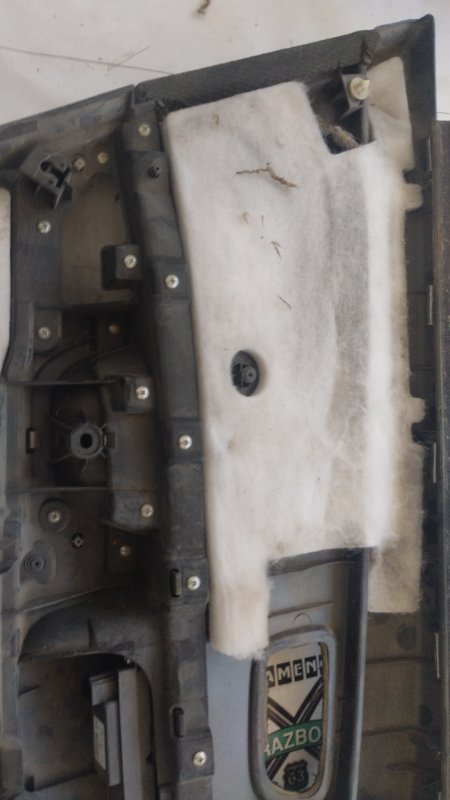 Обшивка боковой двери Mazda 3 2006 BK