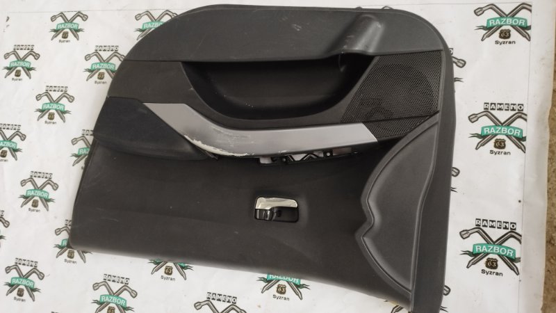 Обшивка боковой двери Mitsubishi Outlander 2008 XL