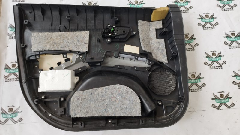 Обшивка боковой двери Mitsubishi Outlander 2008 XL