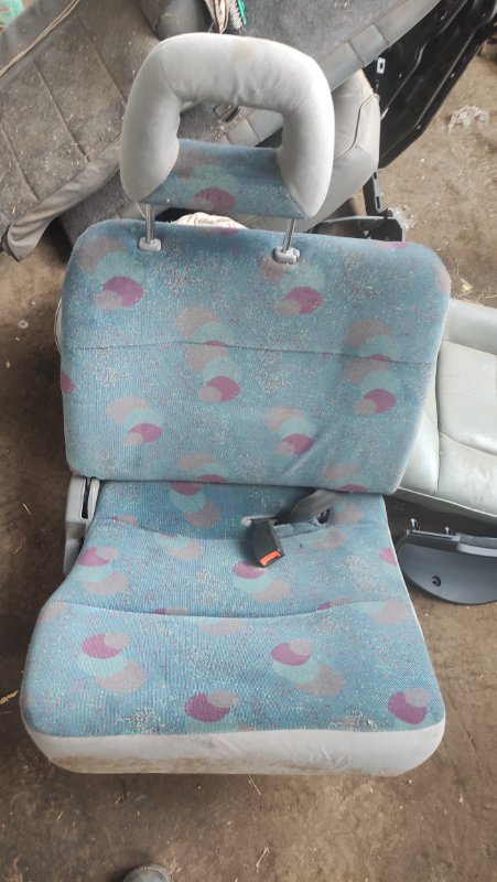 Сиденье Nissan Serena C23