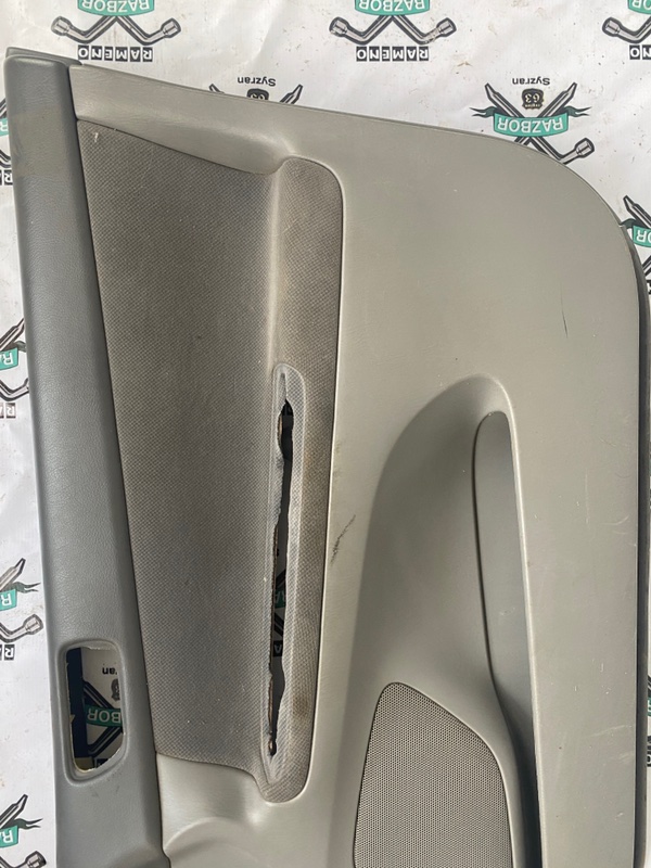 Обшивка боковой двери Toyota Camry ACV30