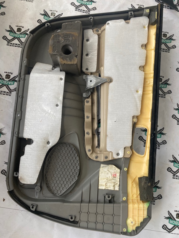 Обшивка боковой двери Toyota Camry ACV30