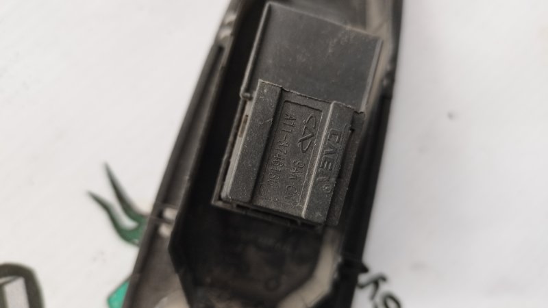 Кнопка стеклоподъемника Chery Amulet