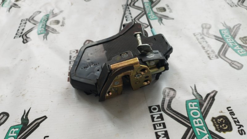 Замок боковой двери Toyota Camry ACV30