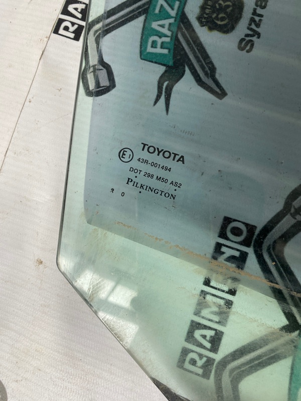 Стекло двери Toyota Camry ACV30