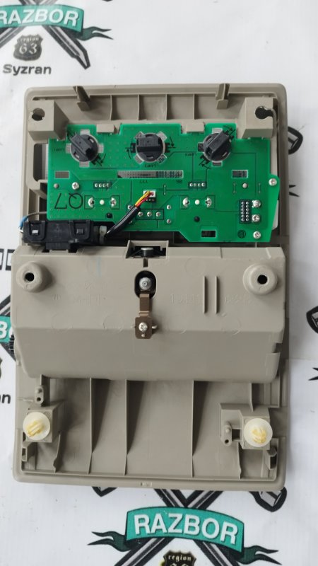 Плафон подсветки салона Toyota Prius 2007 NHW20