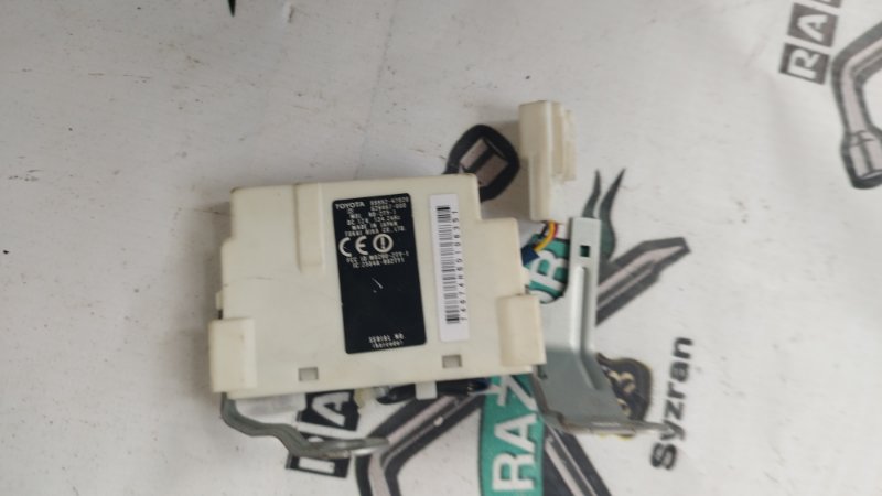 Блок управления дверьми Toyota Prius 2007 NHW20