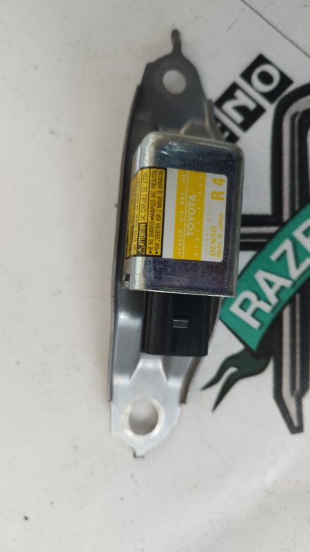 Блок управления SRS Toyota Prius 2007 NHW20