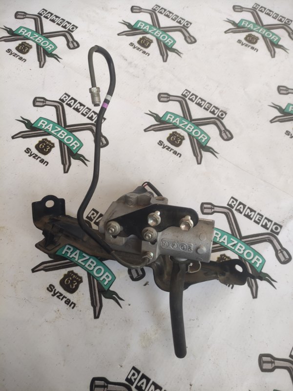 Распределитель тормозной Toyota Prius 2007 NHW20