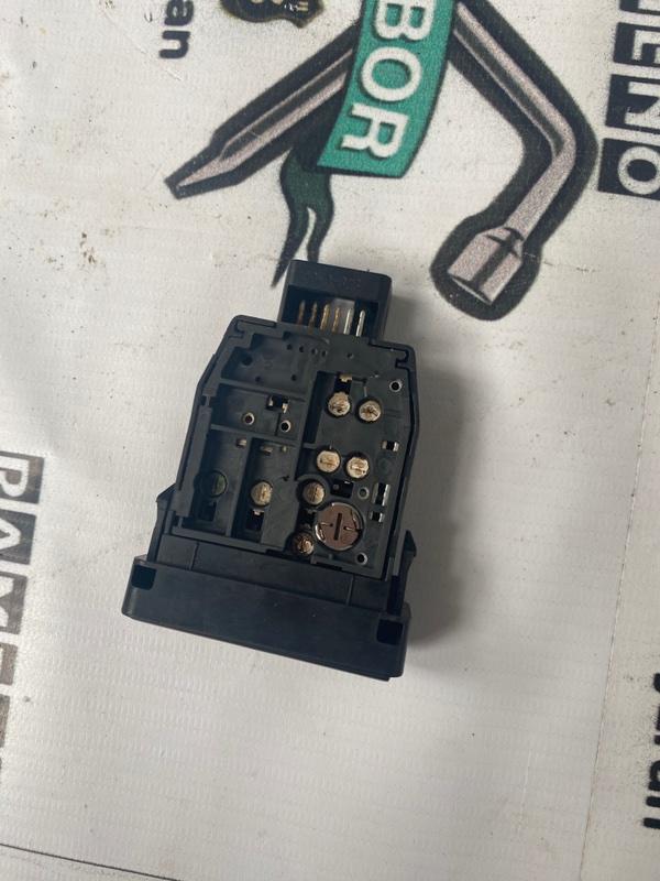 Кнопка стояночного тормоза Toyota Prius 2007 NHW20