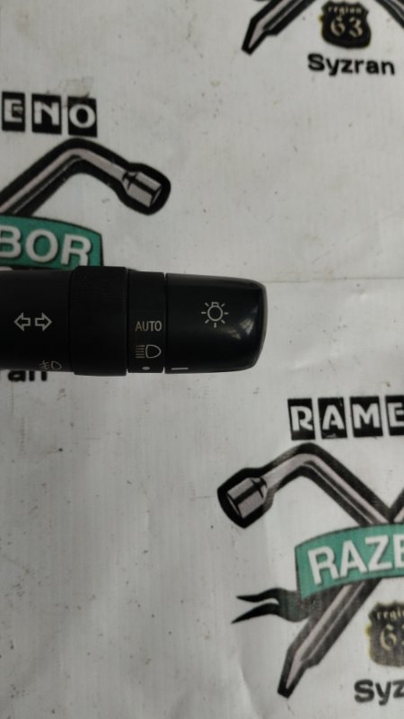 Блок подрулевых переключателей Toyota Prius 2007 NHW20