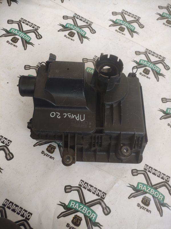 Корпус воздушного фильтра Toyota Prius 2007 NHW20